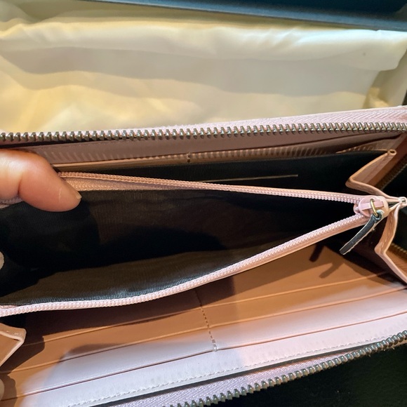 Gucci Pink Quilted Leather Wallet - Picture 9 of 16